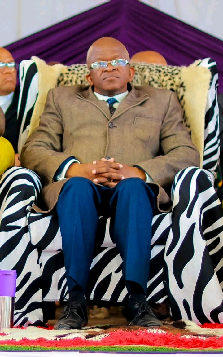 2. The appointed acting King of AmaMpondo ,Dumelani Sigcau
